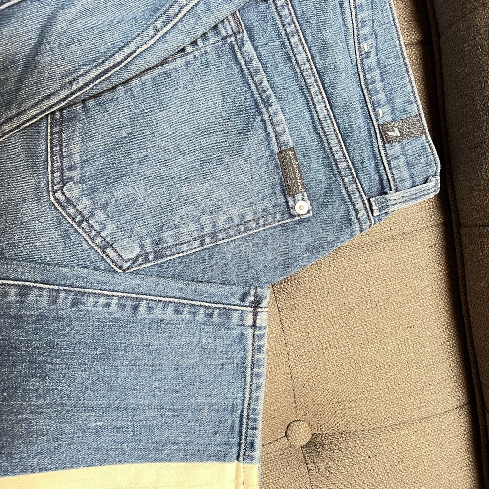 7 For All Mankind: Women’s Blue Jeans side white stripe. - Picture 10 of 11